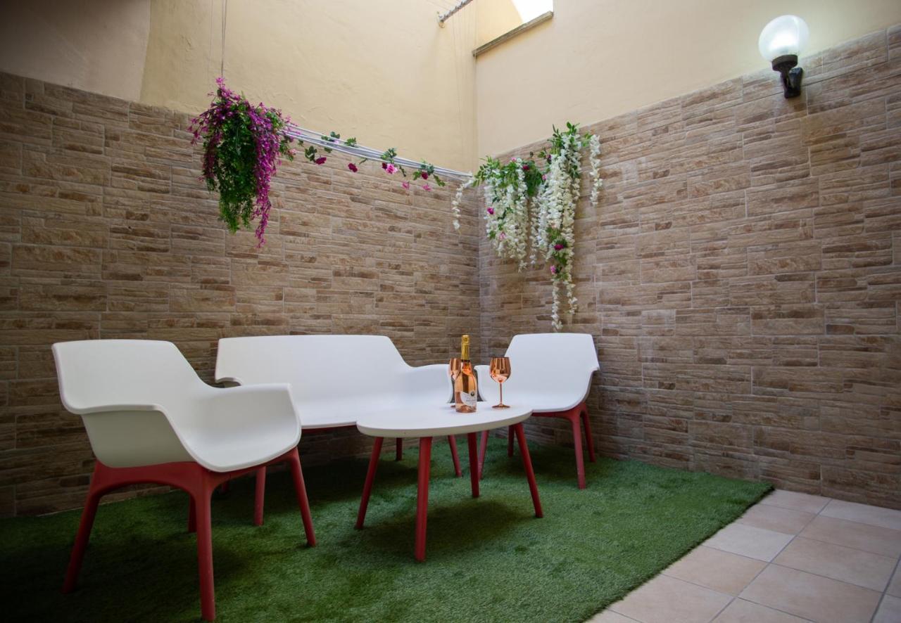 Casa Colombo - The Fab Stay Brindisi Exterior photo