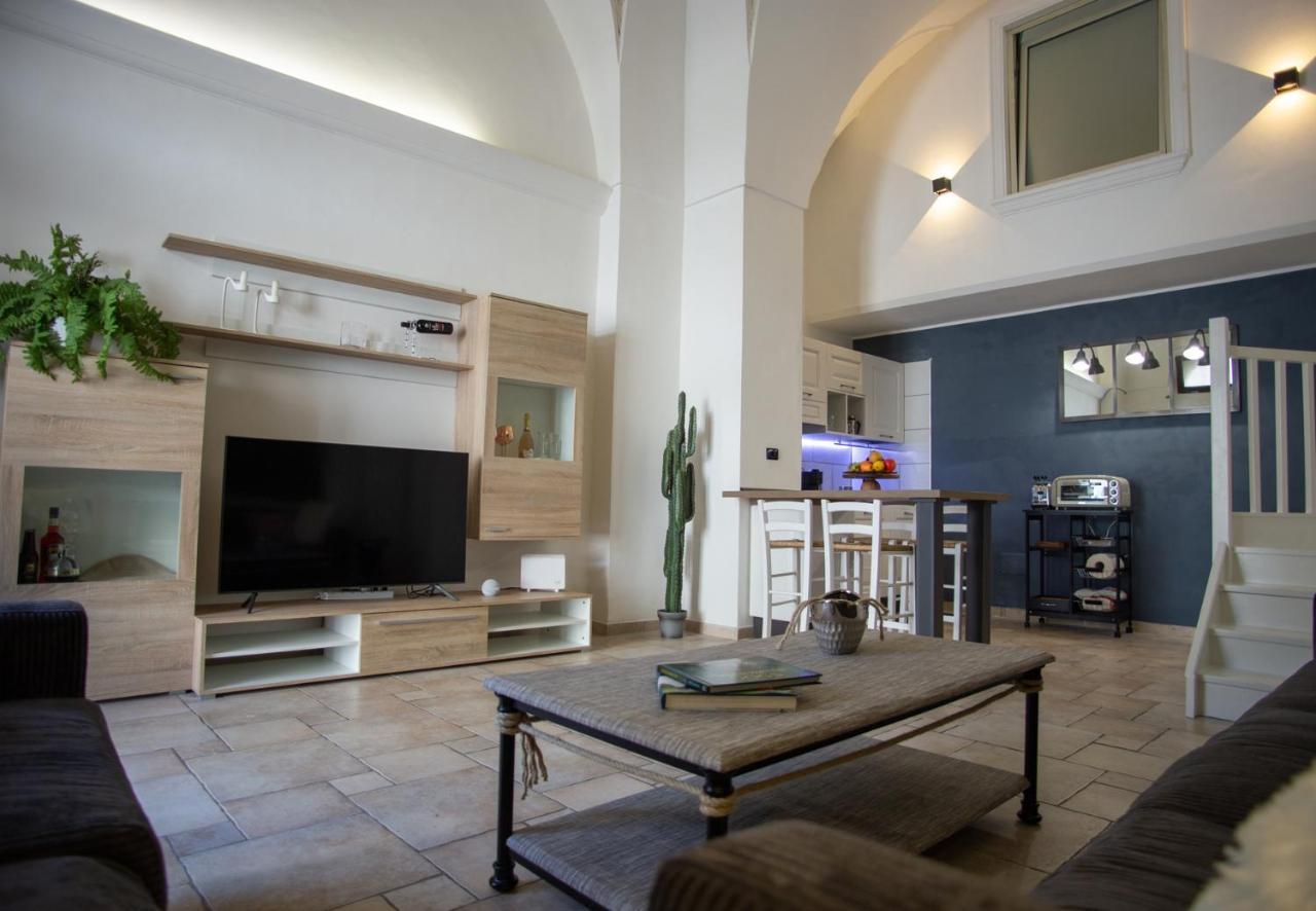 Casa Colombo - The Fab Stay Brindisi Exterior photo